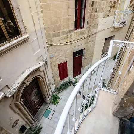 Tatil Evi Cosy Townhouse In Historic Centre Birgu