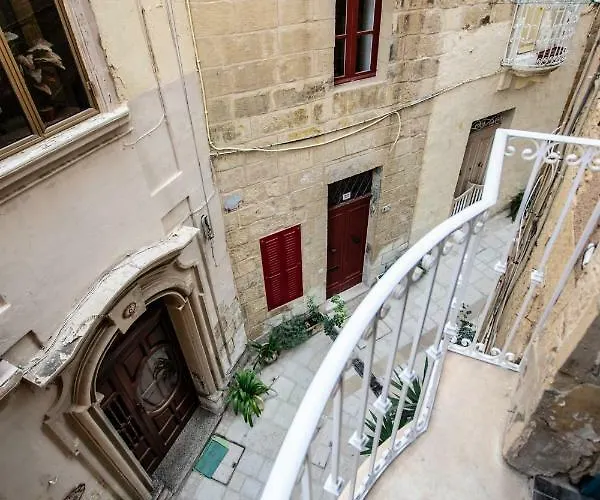 Tatil Evi Cosy Townhouse In Historic Centre Birgu